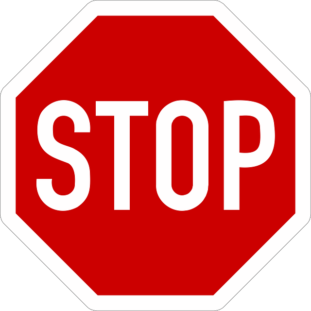 Stop Sign (source: CopyrightFreePictures, Pixabay)